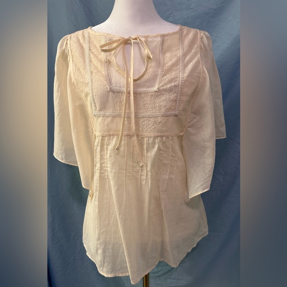 Jenny Han Tops - Jenny Han Cream Cotton Linen Top with Butterfly Sleeves Lace Bust Sz 8 NWT $195